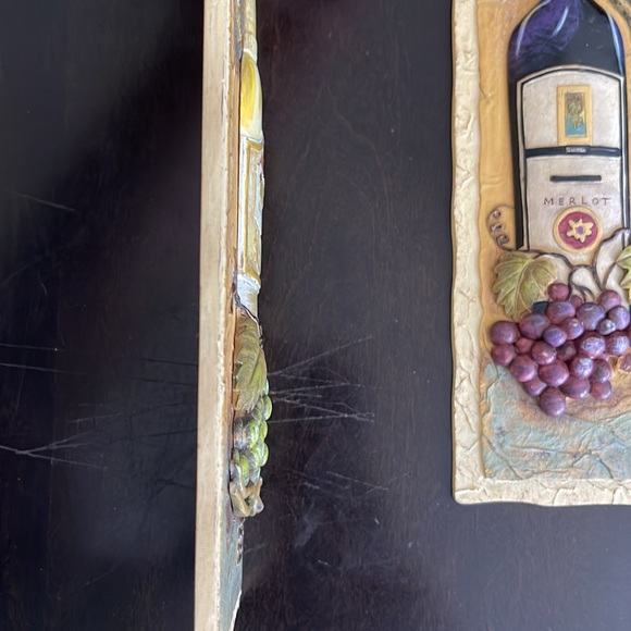 Beautiful Italian style wine wall decor - Picture 9 of 11